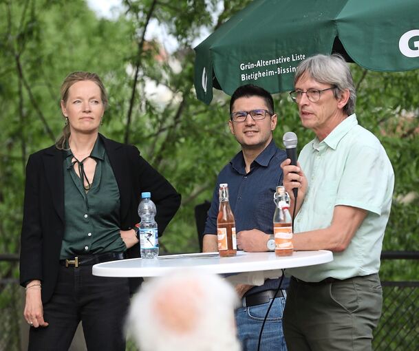 Diskutieren über den Klimaschutz auf kommunaler Ebene (von links): Die baden-württembergische Umweltministerin Thekla Walker, der Murrer Landtagsabgeordnete Tayfun Tok und der Bietigheimer GAL-Stadtrat Albrecht Kurz.